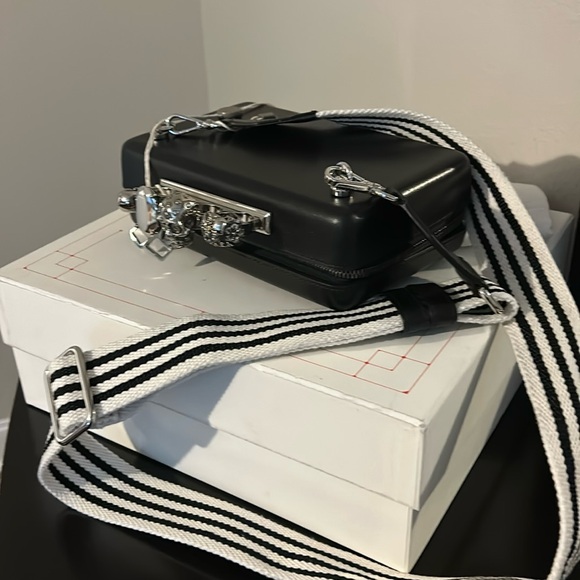 New authentic Alexander McQueen bag - Picture 2 of 11